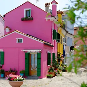 Night Galleria - Bed & Art In - The Pink House Ferienhaus